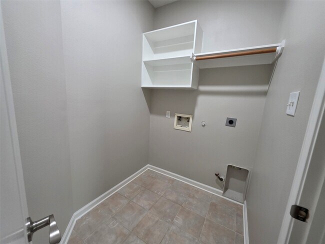 Building Photo - 2108 Goldfinch Ln