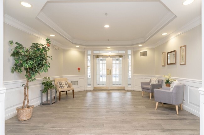 Building Photo - 2 Bed 2 Bath Condo in Westbriar Condominiums