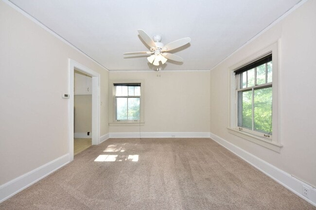 Building Photo - 3 bedroom Tosa Village townhome