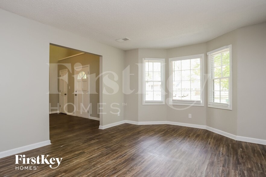 Building Photo - 1083 Forest Heights Rd