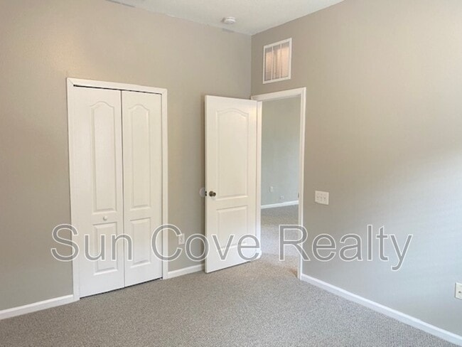 Building Photo - 5107 Gato Del Sol Cir