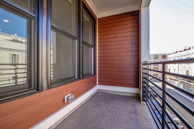 Building Photo - Updated 3br/2.5ba Condo Townhome Alexandria Walk to Metro