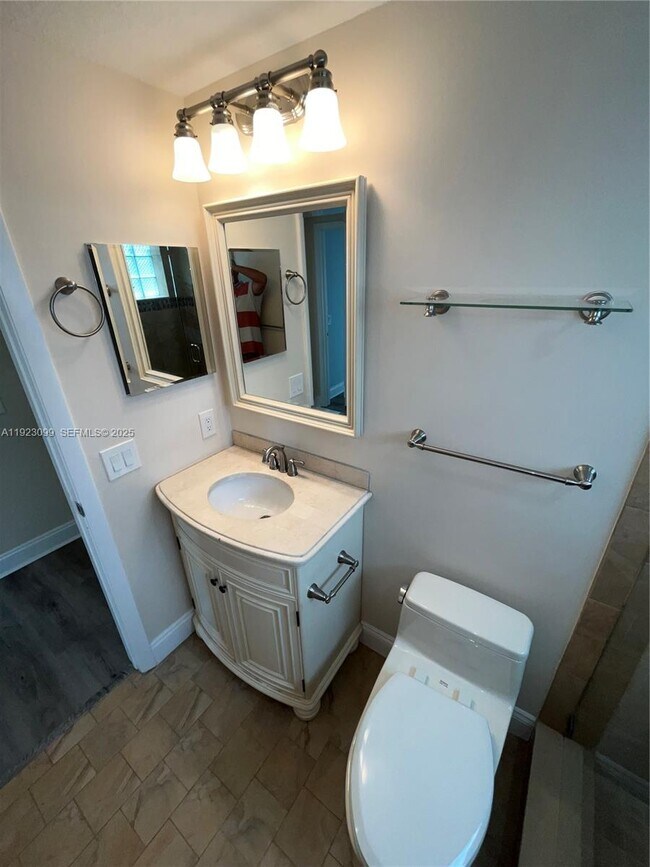 Building Photo - 1127 Laguna Springs Dr