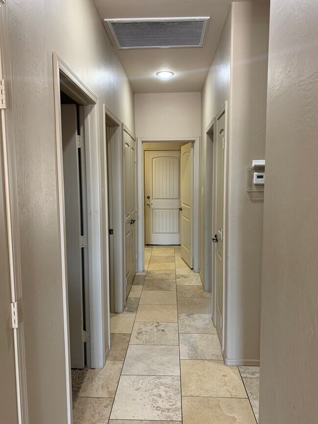 Building Photo - 3761 S Akers Way