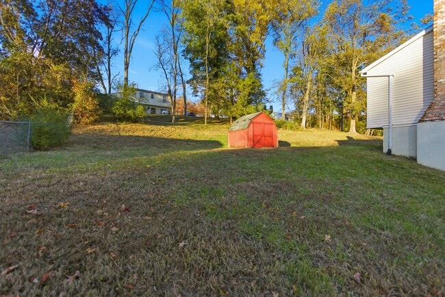 Building Photo - Charming 3 BR/2.5 BA Single-Family Home in...