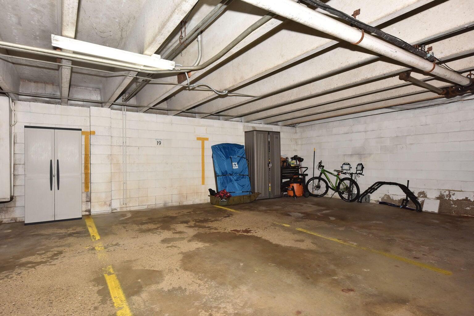 Building Photo - 2076 Chateau Ct
