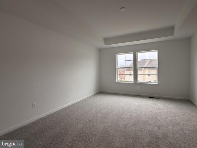 Building Photo - 453 Husky Trl