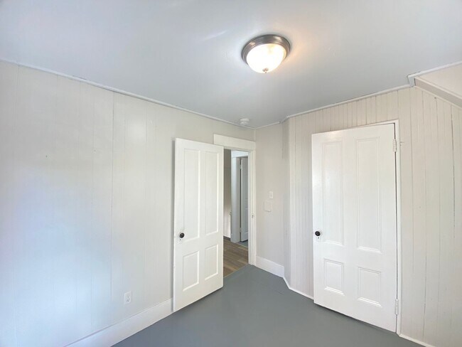 Building Photo - 348 Portland St