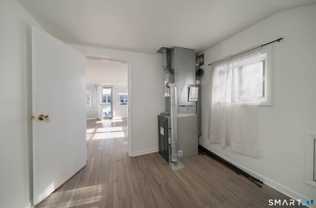 Building Photo - 10C Crouch Rd