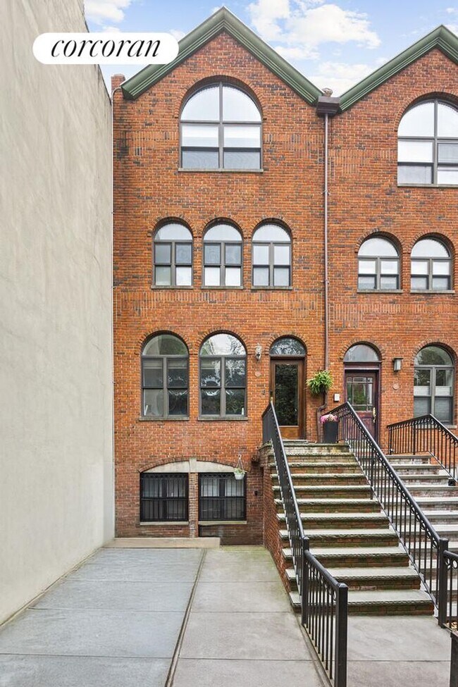 Building Photo - 280 1st St