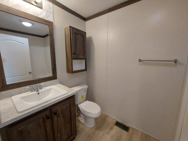 Building Photo - 195 Gem St