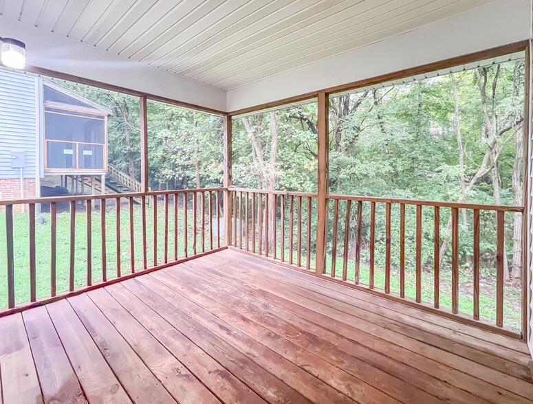 Building Photo - 36 Fox Hill Dr