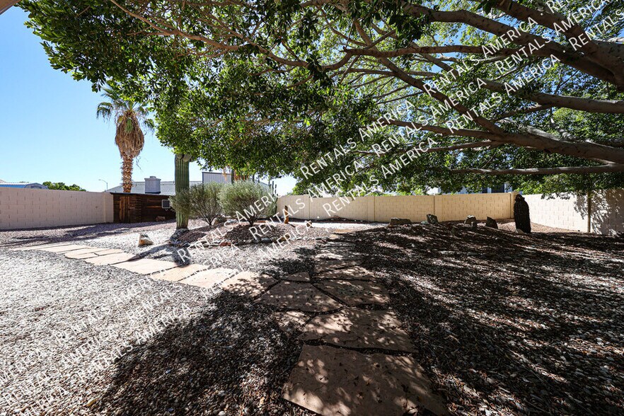 Building Photo - 7323 E Indigo St