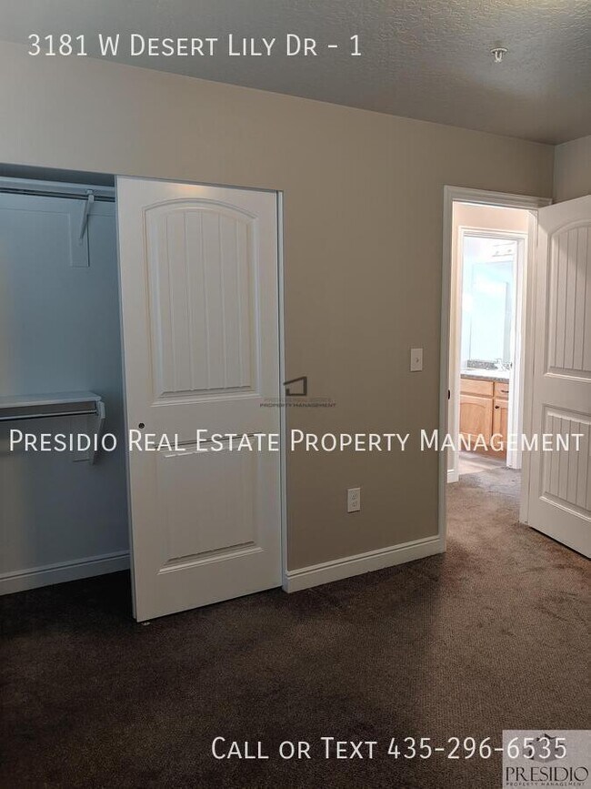 Building Photo - 3181 W Desert Lily Dr
