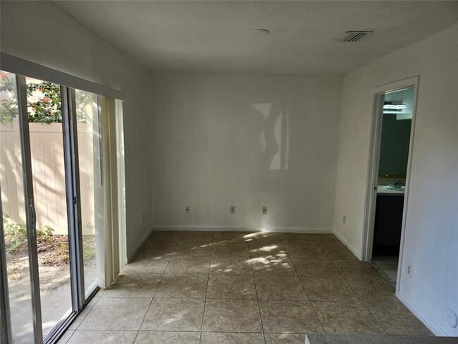 Building Photo - 8722 SW 21st Ct