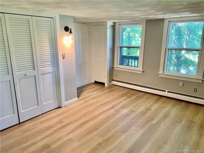 Building Photo - 551 N Main St