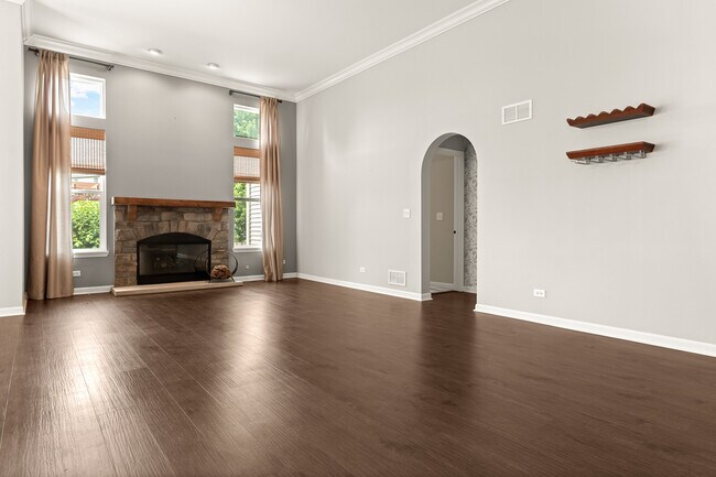 Building Photo - 1009 Birchwood Dr