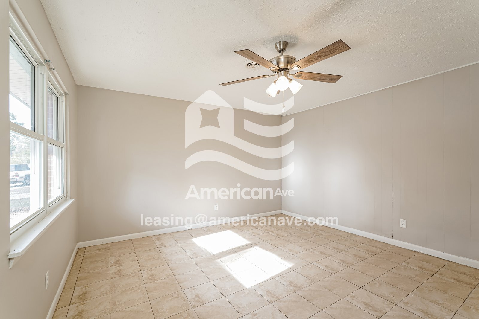 Building Photo - 2428 Amsterdam Dr