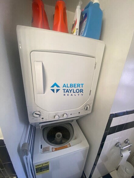 Building Photo - 22 Saint Cyprians Pl