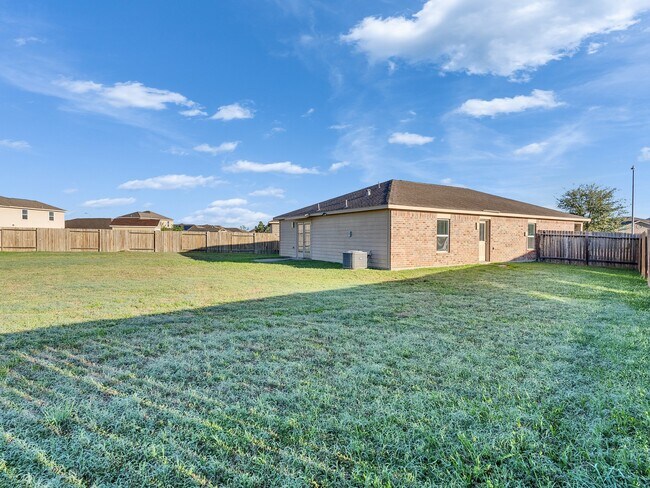 Building Photo - 22419 Iron Mill Dr