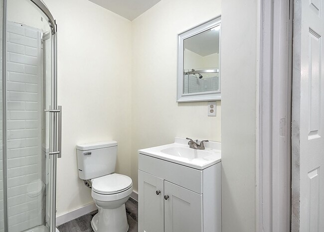 Building Photo - 4 Bedrooms 3 Baths Bristol TN