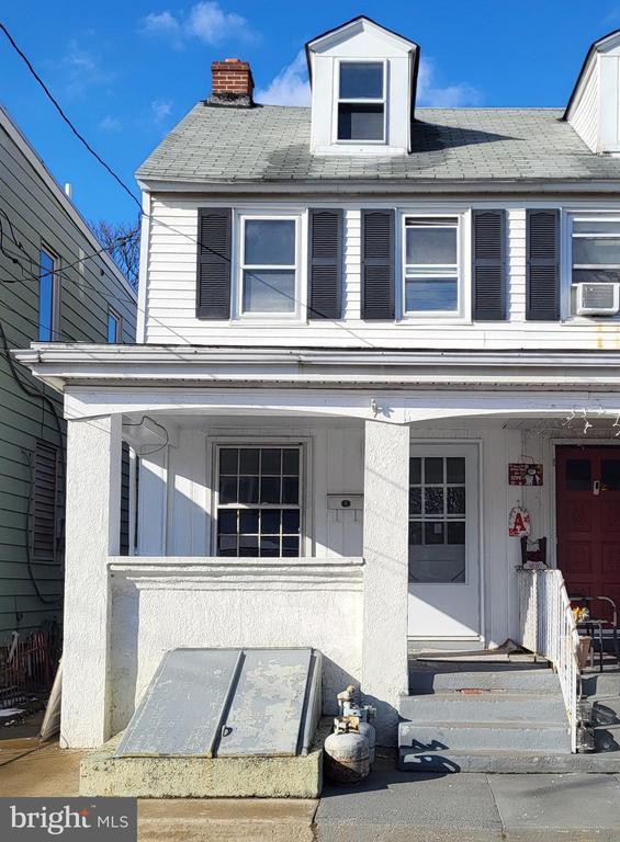 Building Photo - 4 W 2nd St