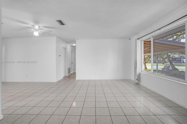 Building Photo - 601 SW 64th Pkwy