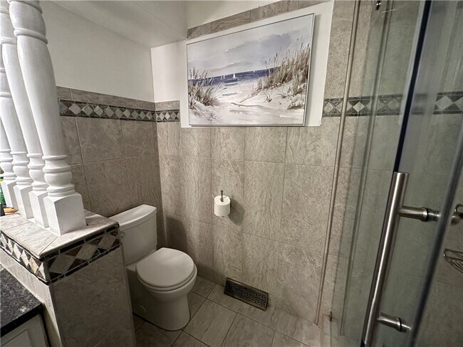 Building Photo - 6840 Haskell Dr