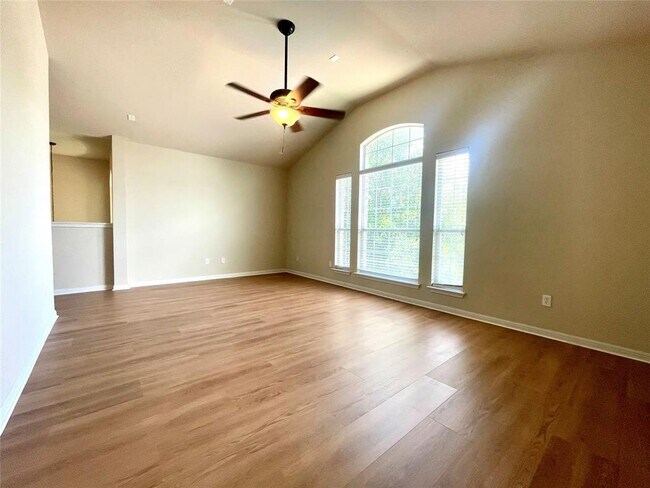 Building Photo - 20625 Farm Pond Ln