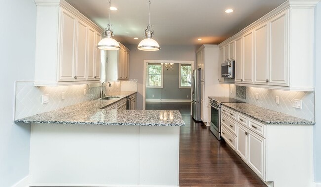 Building Photo - Home on Ladies Island