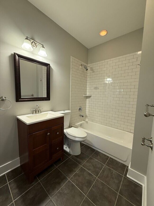 Building Photo - For Rent - Beautiful South Nashville House