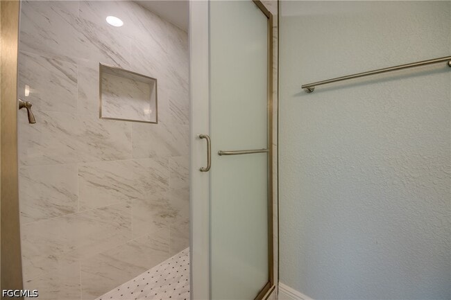 Building Photo - 16881 Davis Rd