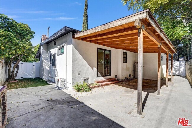 Building Photo - 9642 Tujunga Canyon Blvd
