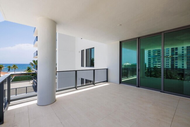 Building Photo - 305 Briny Ave