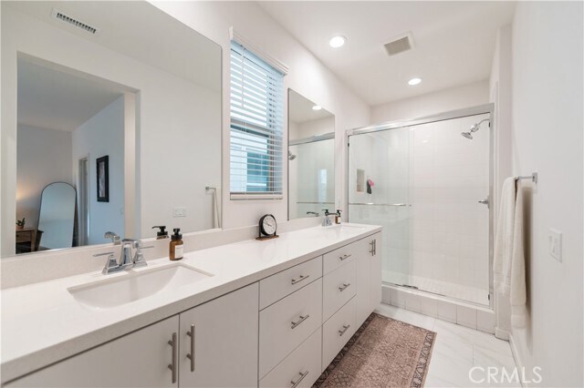 Building Photo - 2261 Horseback Rd