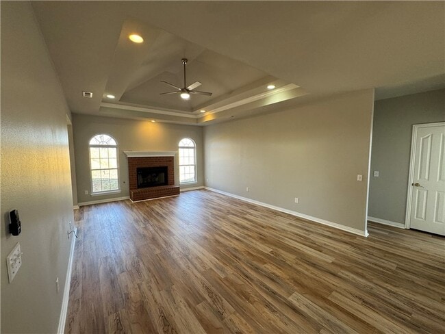 Building Photo - 314 Center Dr