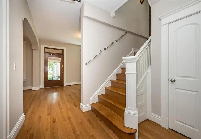 Building Photo - 6114 Washington Blvd