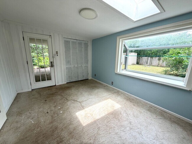 Building Photo - Beautifully Updated Home in Amazing Alamo Heights Area!