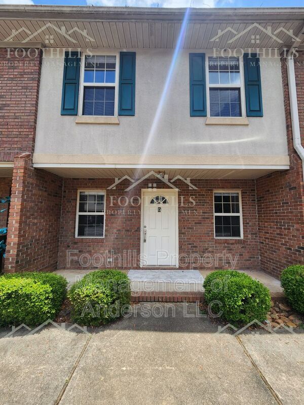 Primary Photo - 413 Nelson Dr