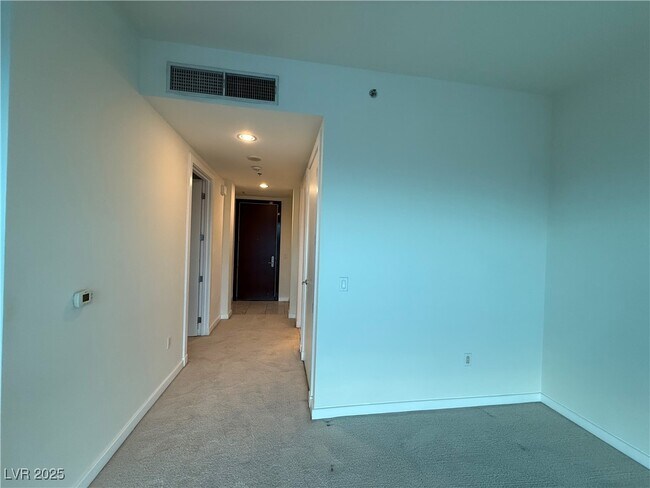 Building Photo - 4575 Dean Martin Dr