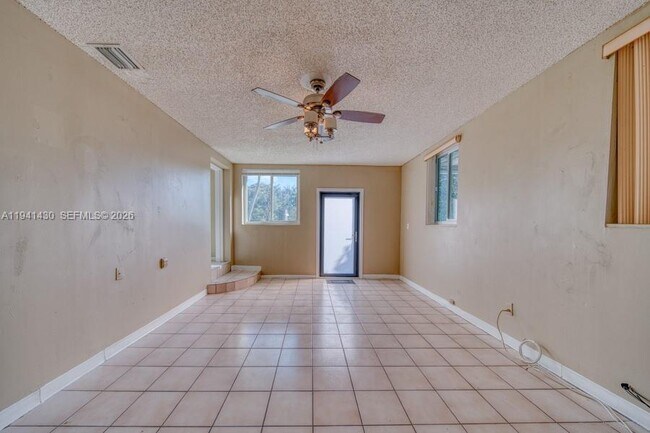 Building Photo - 12220 NE Miami Pl