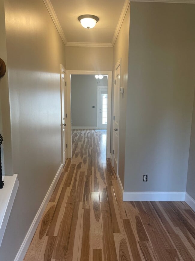 Building Photo - Luxury Condo for Rent