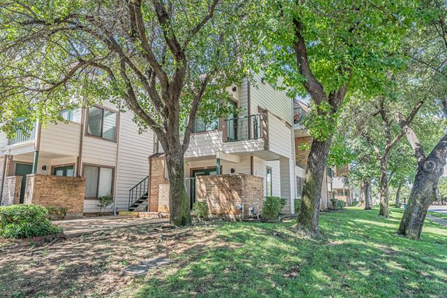 Building Photo - 2312 Balsam Dr