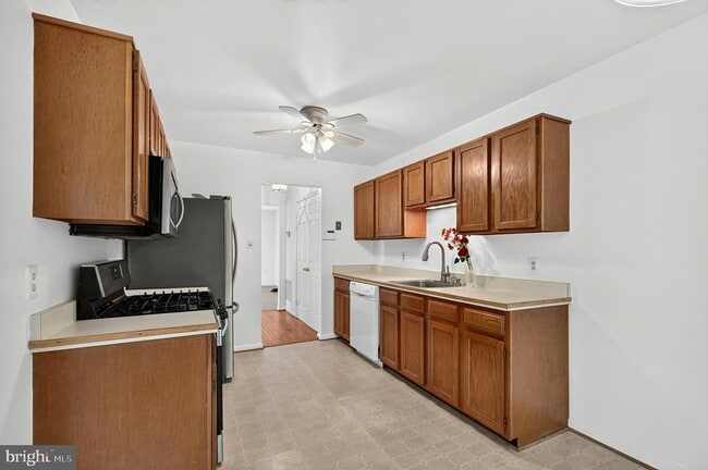 Building Photo - 14560 Creek Branch Ct