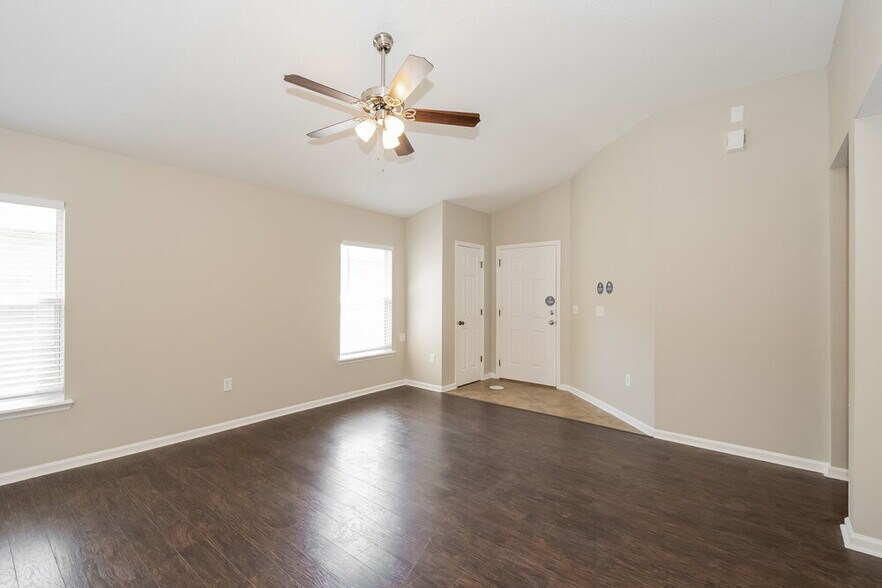 Building Photo - 3978 Cedar Bluff Ln