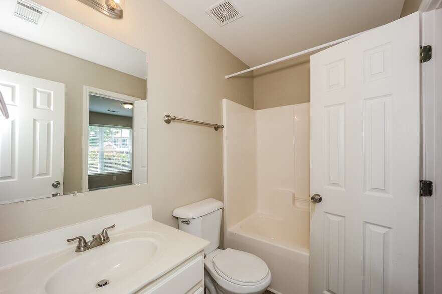 Building Photo - 4617 Raven Wood Loop