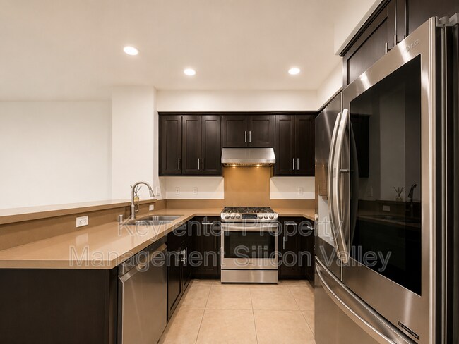 Building Photo - 638 Cedarville Ln