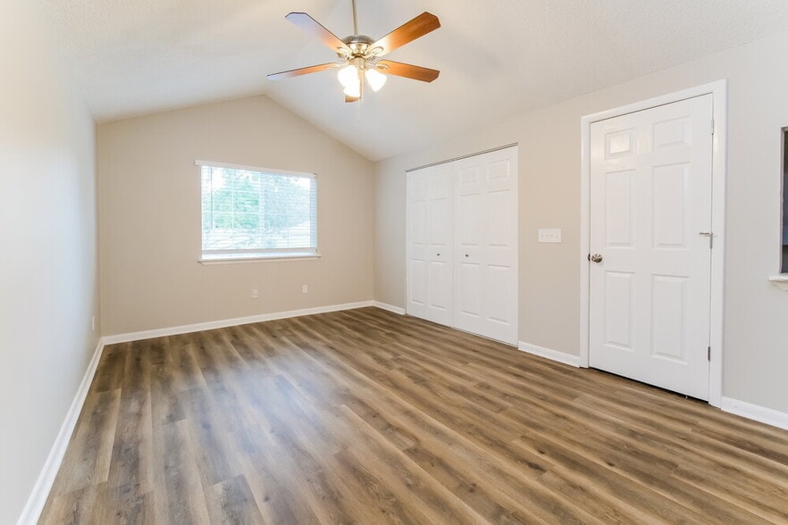 Building Photo - 6911 Coleus Ct