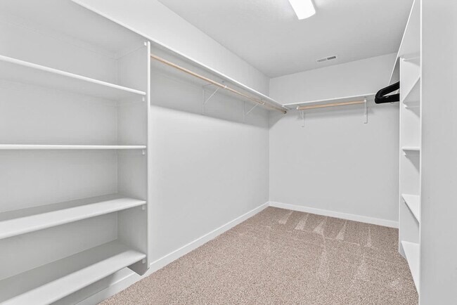 Building Photo - 1424 W Bass River Dr