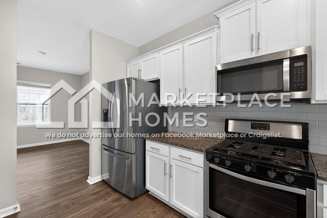 Building Photo - 923 Elliot Rd